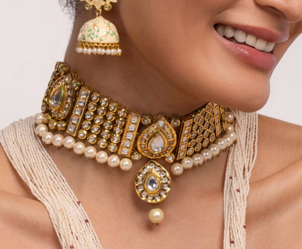 maharani chokar in gold